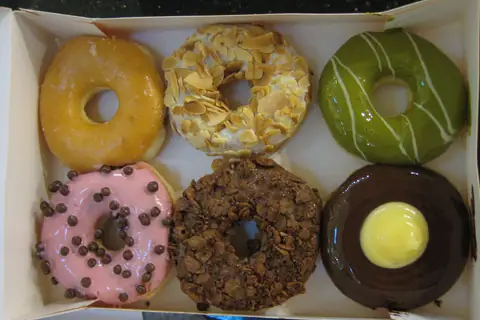 Eggfree Cake Box (Tolworth) photo 3